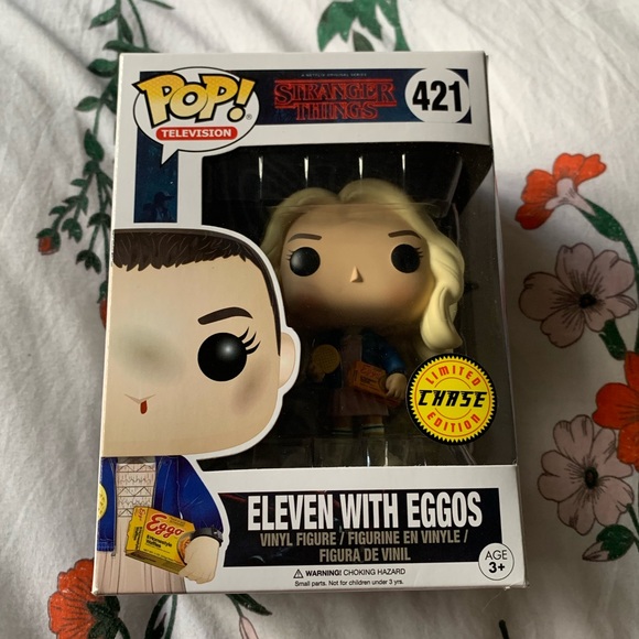 pop eleven with eggos chase